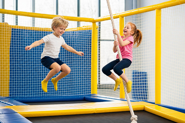  Батутный центр Crazy Jump в Краснодаре. Сервис Ultra Подарки. Купить подарочный сертификат в батутный центр Crazy Jump, попробуйте прыжки на батуте в Краснодаре. Сервис UltraPodarki.ru 8 (800) 555 95-30.. Батутный центр Crazy Jump, батутный клуб Crazy Jump, батутный центр, батутный центр цены, батутный центр в Краснодаре,  батутный парк, батут прыгать, прыжки +на батуте, батут Краснодар, батут спорт