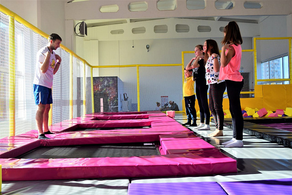  Батутный центр Crazy Jump в Краснодаре. Сервис Ultra Подарки. Купить подарочный сертификат в батутный центр Crazy Jump, попробуйте прыжки на батуте в Краснодаре. Сервис UltraPodarki.ru 8 (800) 555 95-30.. Батутный центр Crazy Jump, батутный клуб Crazy Jump, батутный центр, батутный центр цены, батутный центр в Краснодаре,  батутный парк, батут прыгать, прыжки +на батуте, батут Краснодар, батут спорт