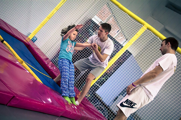  Батутный центр Crazy Jump в Краснодаре. Сервис Ultra Подарки. Купить подарочный сертификат в батутный центр Crazy Jump, попробуйте прыжки на батуте в Краснодаре. Сервис UltraPodarki.ru 8 (800) 555 95-30.. Батутный центр Crazy Jump, батутный клуб Crazy Jump, батутный центр, батутный центр цены, батутный центр в Краснодаре,  батутный парк, батут прыгать, прыжки +на батуте, батут Краснодар, батут спорт