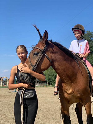 Конная прогулка для двоих в Краснодаре. Подарочные сертификаты Ultra Подарки. Купить оригинальный подарок или подарочный сертификат на Конную прогулка для двоих в Краснодаре. Сервис UltraPodarki.ru 8-800-505-9530. Катание на лошадях, Прогулка на лошади, Прогулка на лошадях для двоих,кони, конный клуб, конный клуб Horse Travel, конная прогулка, конная прогулка в Краснодаре