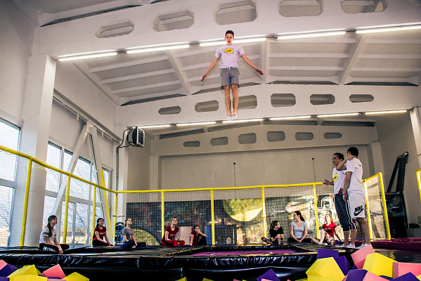  Батутный центр Crazy Jump в Краснодаре. Сервис Ultra Подарки. Купить подарочный сертификат в батутный центр Crazy Jump, попробуйте прыжки на батуте в Краснодаре. Сервис UltraPodarki.ru 8 (800) 555 95-30.. Батутный центр Crazy Jump, батутный клуб Crazy Jump, батутный центр, батутный центр цены, батутный центр в Краснодаре,  батутный парк, батут прыгать, прыжки +на батуте, батут Краснодар, батут спорт
