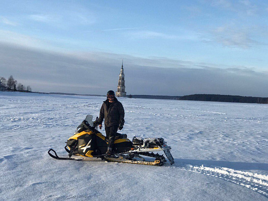 Катание на снегоходах в Краснодаре в подарок. Сервис Ultra Подарки
. Подарочный сертификат на катание на снегоходах в Краснодаре с друзьями. Закажите прокат снегоходов в подарок для мужчины по привлекательным ценам. Живописные маршруты для езды на снегоходах это отличная возможность активного отдыха. Сервис UltraPodarki.ru 8 800 505 95 30. катание на снегоходах, подарочный сертификат на катание на снегоходе, прокат снегоходов, прокат снегоходов Краснодар, катание на снегоходах Краснодар, езда на снегоходе