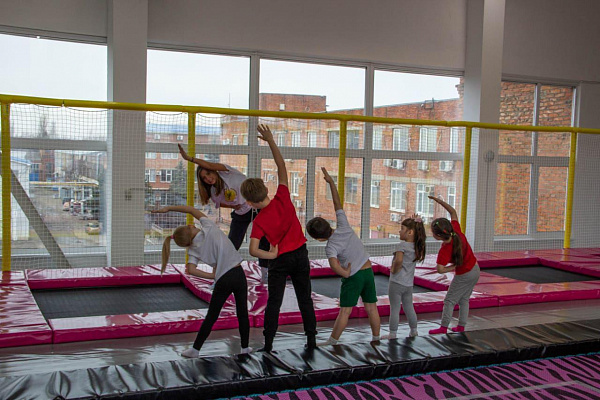  Батутный центр Crazy Jump в Краснодаре. Сервис Ultra Подарки. Купить подарочный сертификат в батутный центр Crazy Jump, попробуйте прыжки на батуте в Краснодаре. Сервис UltraPodarki.ru 8 (800) 555 95-30.. Батутный центр Crazy Jump, батутный клуб Crazy Jump, батутный центр, батутный центр цены, батутный центр в Краснодаре,  батутный парк, батут прыгать, прыжки +на батуте, батут Краснодар, батут спорт