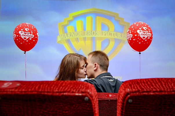 Романтическое свидание в кинотеатре в Краснодаре. Ultra Подарки. Купить романтическое свидание в кинотеатре в Краснодаре. Подарите самым близким незабываемые моменты и признайтесь в искренних чувствах. Сервис UltraPodarki.ru 8-800-505-95-30. Романтическое свидание в кинотеатре в Краснодаре, свидание в Краснодаре, свидание в кинотеатре, сертификат на свидание в кинотеатре, сертификат на свидание в Краснодаре, купить свидание, купить свидание Краснодар, первое свидание, девушка свидание, хороший кинотеатре, романтический кинотеатре, романтический вечер, романтический ужин, романтические любимому, романтическая музыка