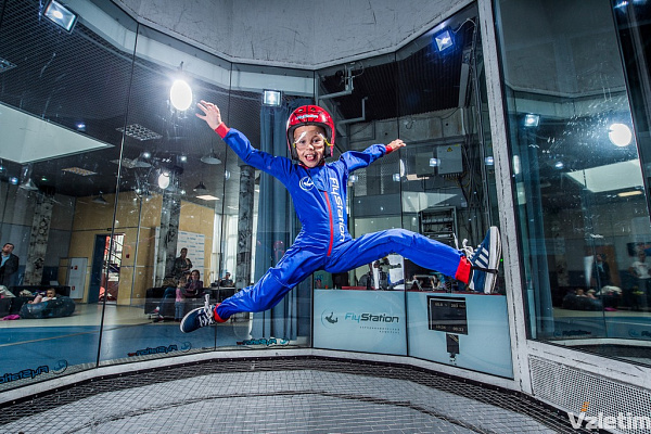 Полёт в аэротрубе  в Краснодаре. Ultra Подарки. Полёт в аэротрубе  в Краснодаре. Попробуйте полёт в аэротрубе . Сервис: UltraPodarki.ru 8 800 505 95 30. Полёт в аэротрубе , аэротруба Краснодар, полёт Краснодар