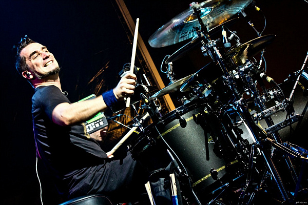 Купить игру на барабанах в Краснодаре. Сервис Ultra Подарки. Хотите играть на барабанах? Купите сертификат на обучение игре на барабанах в Краснодаре. Сервис UltraPodarki.ru 8 800 505 95 30. Игра на барабанах, уроки игры на барабанах, обучение игре на барабанах, барабан обучение, играть на барабанах, игра на барабанах сертификат, уроки на барабанах, игра на барабанах в Краснодаре, уроки игры на барабанах в Краснодаре, барабаны цена Краснодар, уроки на барабанах в Краснодаре